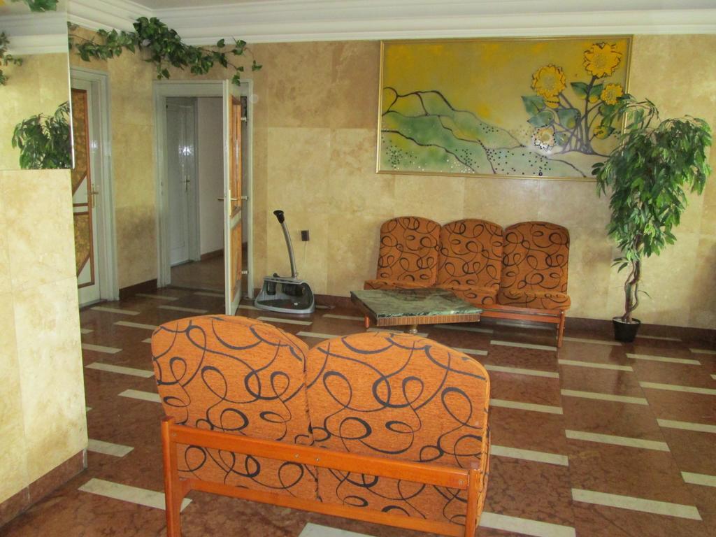 โฮเทล แน็ป Hotel บูดาเปสต์ ภายนอก รูปภาพ