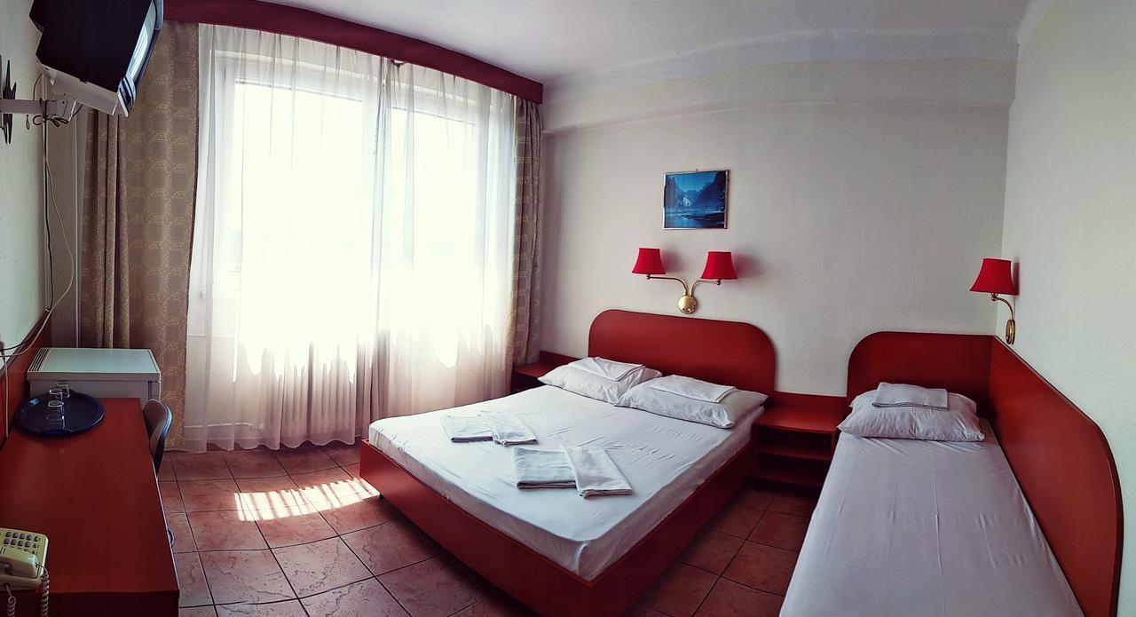 โฮเทล แน็ป Hotel บูดาเปสต์ ภายนอก รูปภาพ