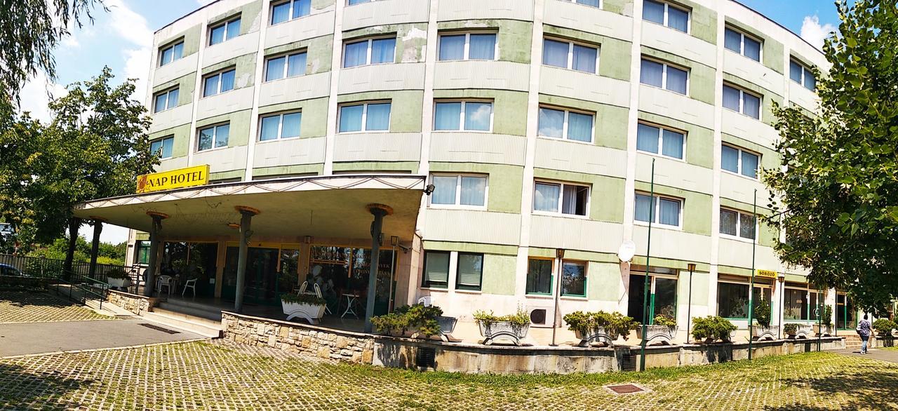 โฮเทล แน็ป Hotel บูดาเปสต์ ภายนอก รูปภาพ